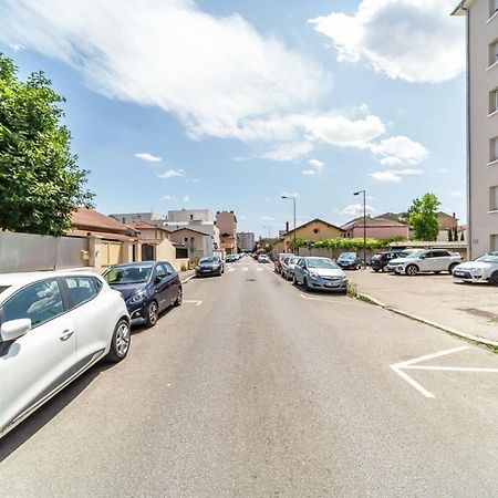 Le Pelisson 6 People Functional Gratte Ciel Apartment Villeurbanne Exterior photo